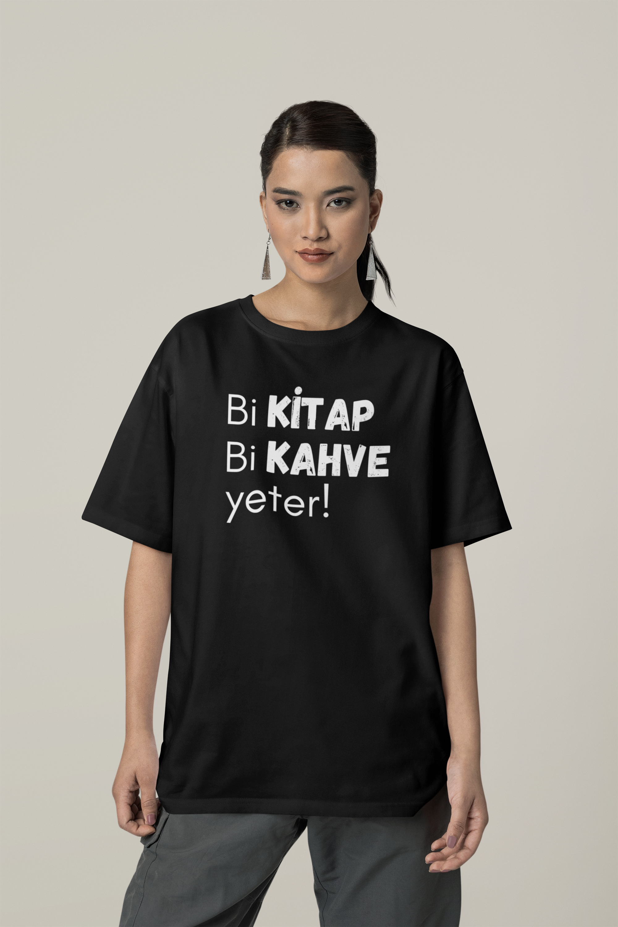 Bi Kitap Bi Kahve yeter! - Oversized Unisex T-Shirt